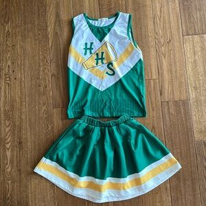 🌿 STRANGER THINGS Cheerleading Costume with Pom-Poms.
